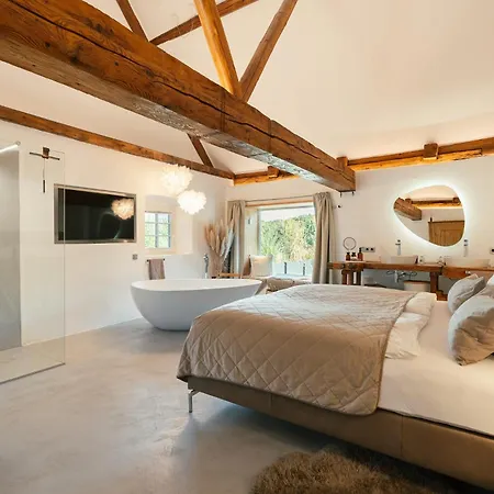 Weidehaus De Luxe Chalet Obertriesting